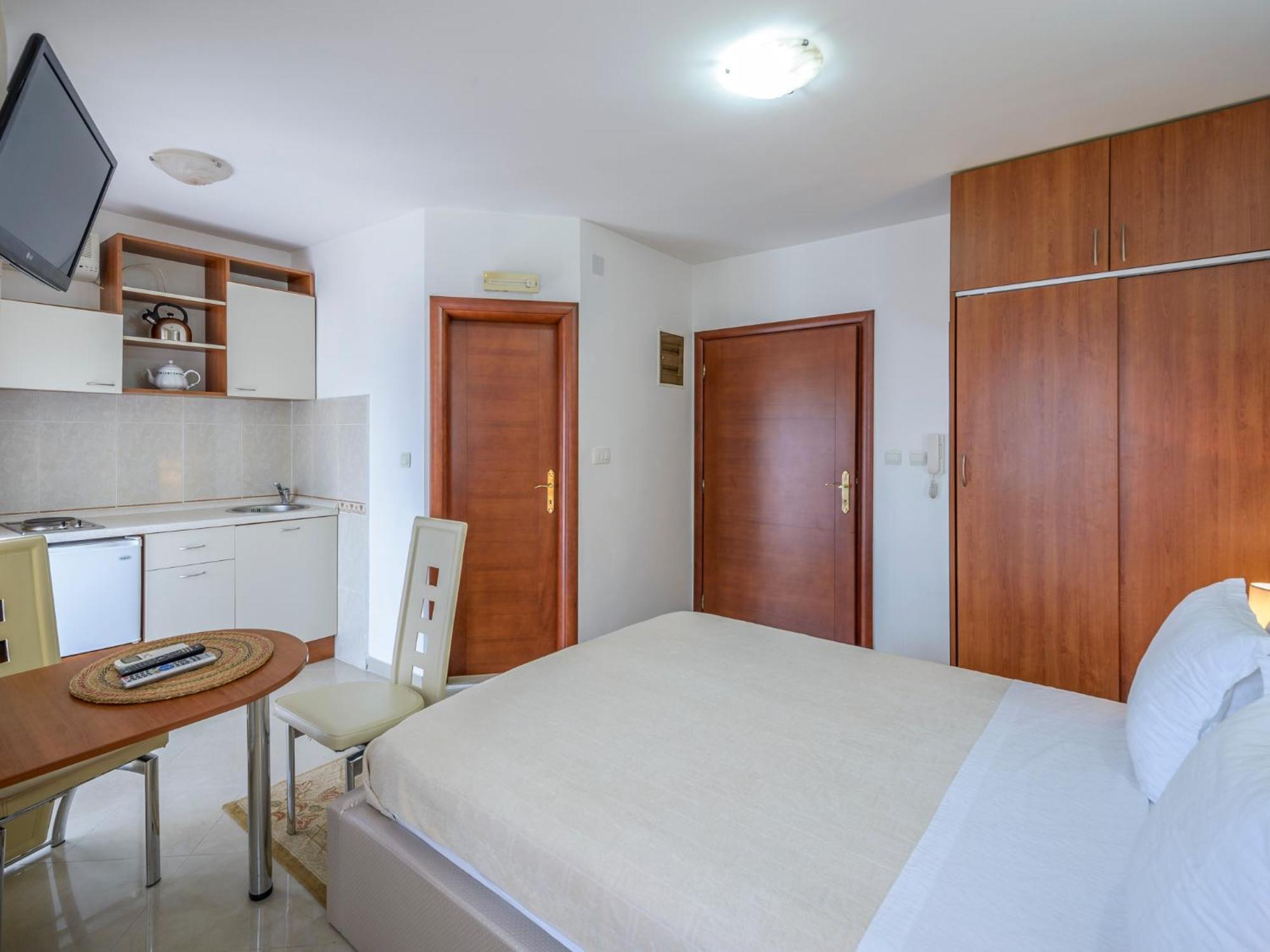 Apartment Captain